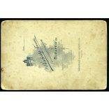 Machaty műterem, Budapest, Józsefváros (Mátyás tér), házaspár, katona egyenruhában, kard, kitüntetés, bajusz, egyenruha, 1. világháború, monarchia, helytörténet, 1910-es évek, Eredeti  kabinetfotó.  