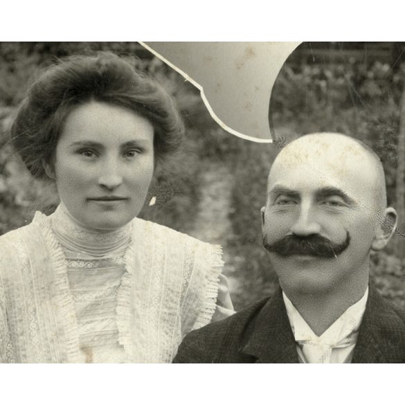 Nagyobb méret. Babar műterem, Torda, Erdély, házaspár portréja, bajusz, monarchia, helytörténet, 1900-as évek, Eredeti  kabinetfotó, felső sarka törött, hátulja feliratozott.  
