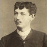 Lőger műterem, Nyitra, Felvidék, fiatal férfi portréja, bajusz, monarchia, helytörténet, 1880-as évek, Eredeti  kabinetfotó.   