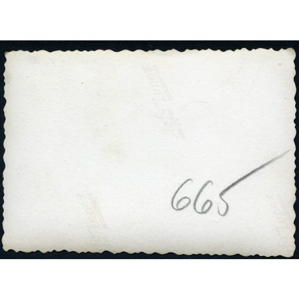 Cserkészek egyenruhában, Salgótarján, Fő tér, útkereszteződés, üzlet, kirakat, Horthy-korszak, helytörténet, Nógrád megye, 1930-as évek, Eredeti fotó, papírkép.