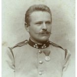 Ismeretlen műterem, K.u.K., magyar katona egyenruhában, bajusz, érdemrend, kitüntetés, monarchia, helytörténet, 1890-es (?) évek, Eredeti CDV, vizitkártya fotó. 