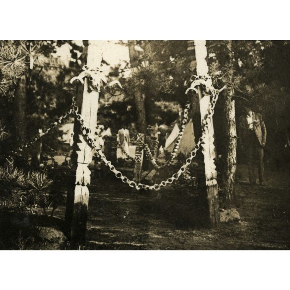 Cserkésztábor, Jamboree, Gödöllő, táborkapu az „Ezermesterek”-nél, Horthy-korszak, helytörténet, Pest megye, 1933., 1930-as évek, Eredeti fotó, papírkép.   méret megközelítőleg (centiméterben): 6 x 8.