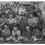 A nagy cserkésztábor, Balatonfűzfő, csoportkép, fiúk egyenruhában, Balaton, Horthy-korszak, helytörténet, 1932., 1930-as évek, Eredeti fotó, papírkép Deli János aláírásával.   méret megközelítőleg (ce