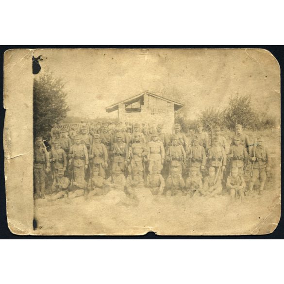 Fegyveres különítmény az átmeneti időszakban, puska, fegyver, egyenruha, 1. világháború, monarchia, 1919. (!!) 1910-es évek, Eredeti fotó, hátulján feliratozott papírkép.  