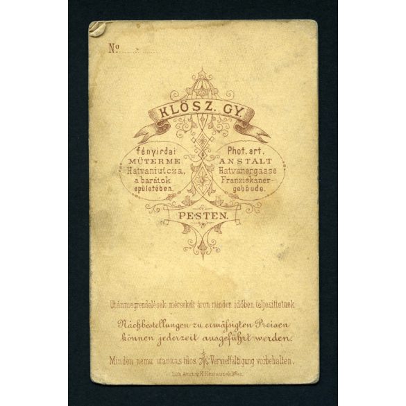 Klösz György műterme, Pest, elegáns szakállas férfi karosszékben, monarchia, 1860-as évek, Eredeti CDV, korai Klösz György vizitkártya fotó. 