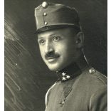 Mona Lisa műterem, Budapest, magyar katona gyönyörű portréja, egyenruha, kard, érdemrend, kitüntetés, 1. világháború, monarchia, 1910-es évek, Eredeti fotó, hátulján jelzett papírkép.