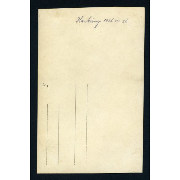 Fürdőhelyen, Harkány, elegáns pár az emlékműnél, park. Horthy-korszak, helytörténet, Baranya megye, 1926., 1920-as évek, Eredeti fotó, papírkép.