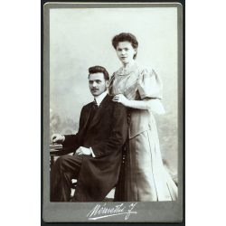   Némethi műterem, Ungvár, Kárpátalja, elegáns házaspár portréja, monarchia, helytörténet, 1907.  1900-as évek, Eredeti, hátulján feliratozott kabinetfotó. 