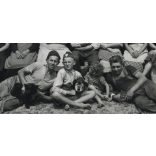 Heller Foto, Rákoshegy (Budapest), baráti társaság egy udvaron, kutya, macska, Horthy-korszak, helytörténet, 1920-as évek, Eredeti fotó, papírkép.