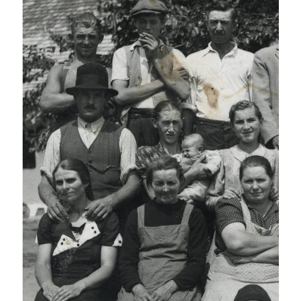 Heller Foto, Rákoshegy (Budapest), baráti társaság egy udvaron, kutya, macska, Horthy-korszak, helytörténet, 1920-as évek, Eredeti fotó, papírkép.