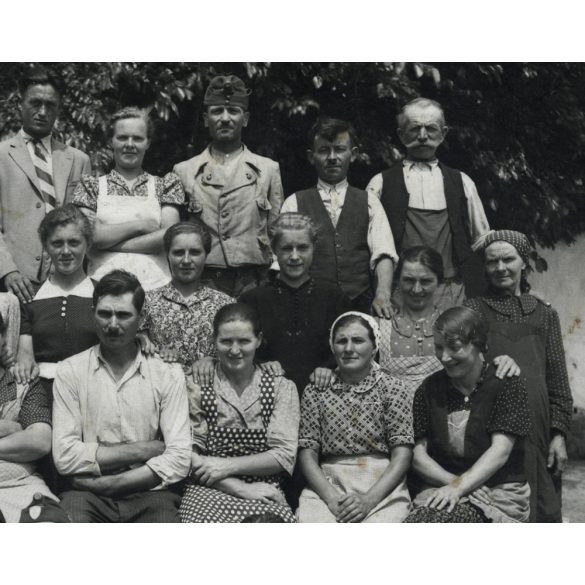 Heller Foto, Rákoshegy (Budapest), baráti társaság egy udvaron, kutya, macska, Horthy-korszak, helytörténet, 1920-as évek, Eredeti fotó, papírkép.