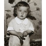 Hideg „Fotó”, Tolna, kisfiú Gyuszika portréja, gyerek, játék, Horthy-korszak,1937, 1930-as évek, Tolna megye, helytörténet. Eredeti fotó, papírkép.  