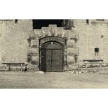 Nagyobb méret, kapu a Citadellán padokkal esti megvilágításban, Budapest, Gellért-hegy, Lágymányos, Horthy-korszak, 1930-as évek, Eredeti fotó, művészfóliával készült papírkép.  