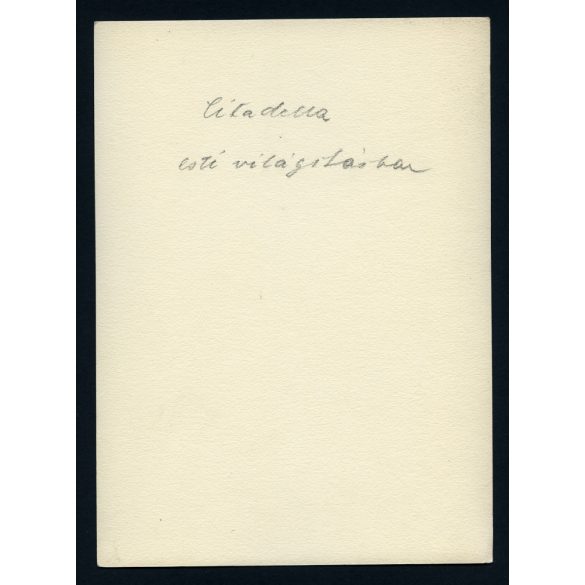Nagyobb méret, kapu a Citadellán padokkal esti megvilágításban, Budapest, Gellért-hegy, Lágymányos, Horthy-korszak, 1930-as évek, Eredeti fotó, művészfóliával készült papírkép.  