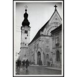 Nagyobb méret, Szendrő István fotóművészeti alkotása, Szombathely, Árpádházi Szent Erzsébet ferences templom, utcakép, 1930-as évek. Eredeti, pecséttel jelzett fotó, papírkép, Agfa Brovira papíron.
