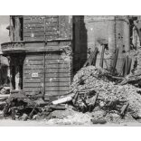 Nagyobb méret, Szendrő István fotóművészeti alkotása, Dísz tér, a volt Külügyminisztérium épülete a 2. világháború után, Budapest, Budai vár, épület, romok,1945., 1940-es évek. 