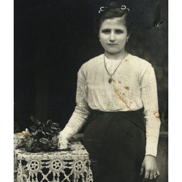 Ismeretlen műterem, Jászapáti, Szabari család, lányok, testvérek babával, játék, Jász-Nagykun-Szolnok megye, Horthy-korszak, helytörténet, 1930-as évek, Eredeti fotó, hátulján feliratozott papírkép.  