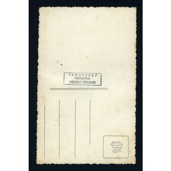 Bognár József műterme, Jászapáti, fiatal férfiak kalapban, télikabátban, árnyék,  Jász-Nagykun-Szolnok megye, Horthy-korszak, helytörténet, 1930-as évek, Eredeti pecséttel jelzett fotó, papírkép. 