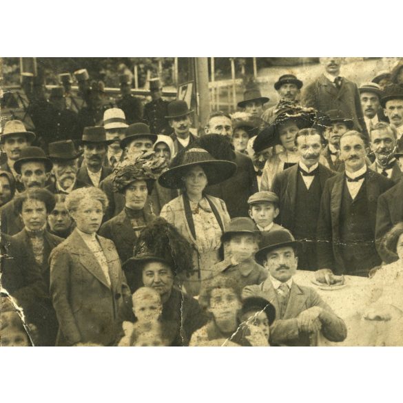 Salgó Sándor fényképész, Herkulesfürdő, Erdély Jászapáti, fiatal férfiak boroznak egy asztalnál,  Jász-Nagykun-Szolnok megye, Horthy-korszak, helytörténet, 1930-as évek, Eredeti fotó, papírkép, alsó s