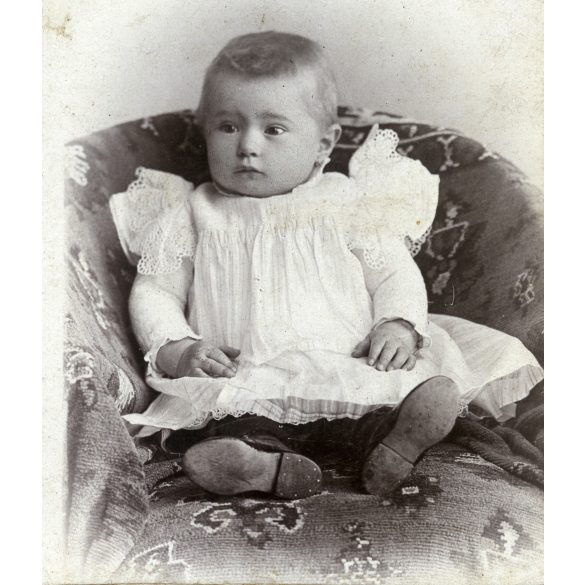 Csizhegyi műterem, Kolozsvár, Erdély,  elegáns gyerek, kislány portréja, monarchia, 1899. XII. 24, 1890-es évek, Eredeti CDV, hátulján feliratozott vizitkártya fotó.  