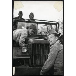   Magyar katonák dobtáras géppuskával, Hódmezővásárhely, Dodge katonai terepjáró, egyenruha, jármű, közlekedés, Csongrád-Csanád megye, szocializmus, helytörténet, 1959., 1950-es évek, Eredeti fotó, papí