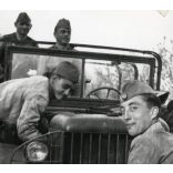 Magyar katonák dobtáras géppuskával, Hódmezővásárhely, Dodge katonai terepjáró, egyenruha, jármű, közlekedés, Csongrád-Csanád megye, szocializmus, helytörténet, 1959., 1950-es évek, Eredeti fotó, papí