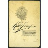 Kató műterem, Kolozsvár, Erdély, kislányok, testvérek kézen fogva virágkosárral, gyönyörű ruhában monarchia, helytörténet, 1892, 1890-es évek, Eredeti ritka kabinetfotó.  