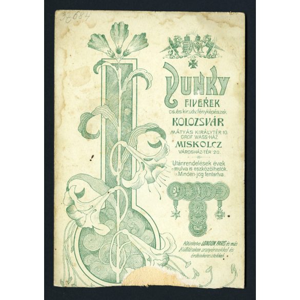 Dunky fivérek műterme, Kolozsvár, Erdély, elegáns nő legyezővel, virágokkal, paraván, monarchia, helytörténet, 1890-es évek, Eredeti kabinetfotó, alja vágott.   