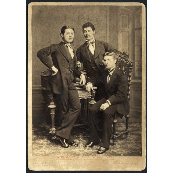 Ciehulski műterem, Marosvásárhely, Erdély, elegáns fiatal férfiak nyakkendőben, monarchia, helytörténet, 1860-as évek, Eredeti korai kabinetfotó.  