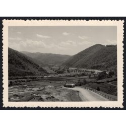   Autóbusszal a Királyhágón, Erdély, jármű, közlekedés, helytörténet, 1940-es évek, eredeti sokszorosított fotó, hátulján feliratozott papírkép. 