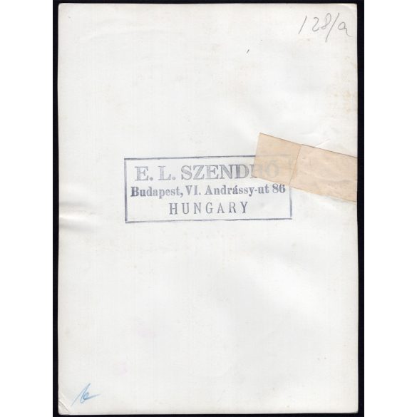 Nagyobb méret, Szendrő István fotóművészeti alkotása, Szent Jobb körmenet a budai várban, Budapest, ünnep, egyházi méltóságok, koronaőrök, feliratok, 1930-as évek. 