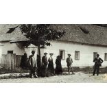 Nagyobb méret, a régi szász gimnázium, iskola épülete a templommal, Naszód, Erdély, Beszterce-Naszód megye, utcakép, monarchia, helytörténet, 1880-as évek, Eredeti ritka kabinetfotó kopásnyomokkal, há