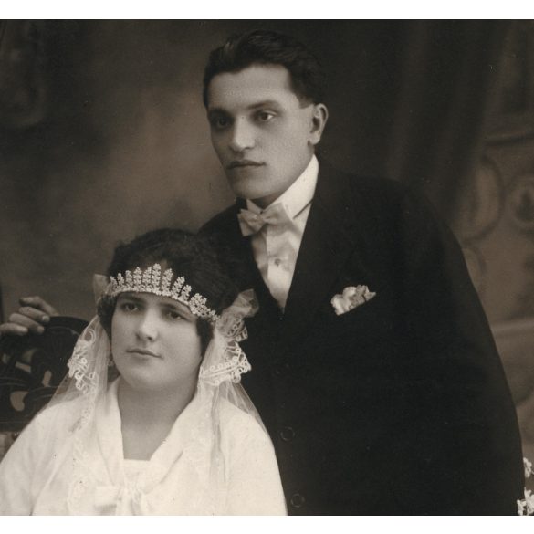 Szemenyei és Illiás műterem, Orosháza, esküvői kép, menyasszony, vőlegény, Horthy-korszak, helytörténet, Békés megye, 1930-as évek, Eredeti fotó, pecséttel jelzett papírkép. 