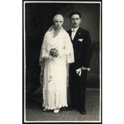   „Temler” fényképész, Soroksár (Budapest), esküvői kép, menyasszony, vőlegény, Horthy-korszak, helytörténet, 1934, 1930-as évek, Eredeti fotó, pecséttel jelzett papírkép. 