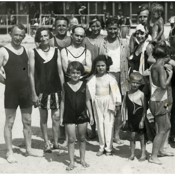 Nagy István fényképész, Budapest, fürdőzők egy strandon, fürdőruha, reklám, Horthy-korszak, 1920-as évek, Eredeti fotó, papírkép. 