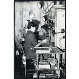 Női munkások dolgoznak, gyár, üzem,  szocializmus, 1960-as évek, Eredeti fotó, papírkép.   