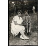 Beöthe Éva a Weiss Manfréd Szanatórium kertjében, Budakeszi, Horthy-korszak, Pest megye, helytörténet, 1930, 1930-as évek, Eredeti fotó, papírkép.   