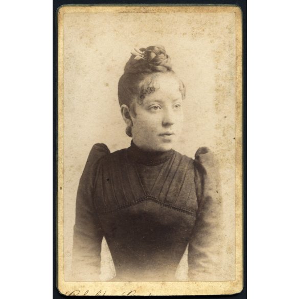 Ciehulski és Csonka műterem, Marosvásárhely, Erdély, elegáns karcsú nő portréja, gyönyörű haj, monarchia, 1880-as évek, Eredeti CDV, vizitkártya fotó, alja vágott.  