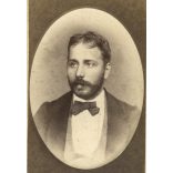 Letzter műterem, Szeged, szakállas férfi csokornyakkendőben, monarchia, 1873, 1870-es évek, Eredeti CDV, dombornyomott vizitkártya fotó.   