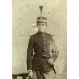 Albert Krauss műterme, Craiova, Olténia, Románia, román katona különös sapkában, egyenruha,  monarchia, 1890-es évek, Eredeti CDV, vizitkártya fotó.  