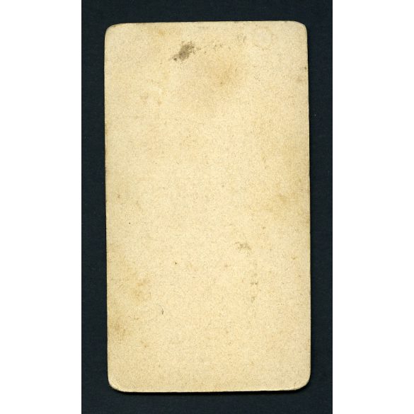 Csinos nő főz a konyhában, lakásbelső, monarchia, 1890-es évek, Eredeti CDV, kisebb méretű vizitkártya fotó, „mignon”.  