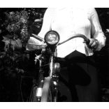 Nő Weiss Manfréd kerékpárral, jármű, közlekedés, bicikli, Horthy-korszak, 1930-as évek,  Eredeti nagyméretű fotó negatív!       