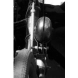 Nő Weiss Manfréd kerékpárral, jármű, közlekedés, bicikli, Horthy-korszak, 1930-as évek,  Eredeti nagyméretű fotó negatív!       