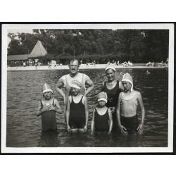   „Szentmargitszigeti Palatinus Strandfürdő”. Budapest, fürdőruha, strand, , Horthy-korszak, 1933, 1930-as évek, Eredeti fotó, papírkép.  