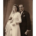 Ifj. Vidovits műterem, Kunhegyes, esküvő, menyasszony, vőlegény, virág, Jász-Nagykun-Szolnok megye, Horthy-korszak, helytörténet, 1941, 1940-es évek, Eredeti fotó, pecséttel jelzett  papírkép.