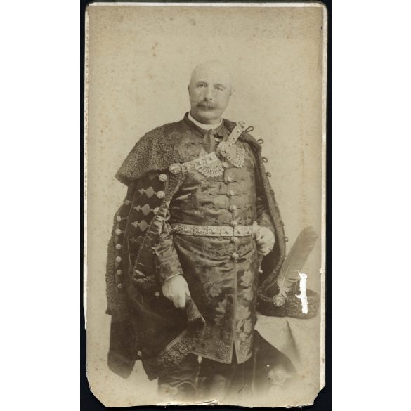 Strelisky műterem, Budapest, magyar nemes díszmagyarban, bajusz, monarchia, helytörténet, 1885, 1880-as évek, Eredeti  kabinetfotó, alja, oldala vágott. 