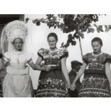 Nagyobb méret, Szendrő István fotóművészeti alkotása, Mezőkövesd, palóc menyasszony népviseletben, esküvő, fejdísz, Borsod-Abaúj-Zemplén megye, helytörténet, 1930-as évek. Eredeti, pecséttel jelzett f