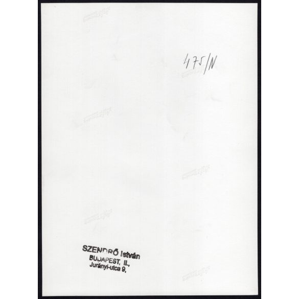 Nagyobb méret, Szendrő István fotóművészeti alkotása, sétapálca faragása, bajusz, kalap, dísz, bicska, 1930-as évek. Eredeti, pecséttel jelzett fotó, papírkép, Agfa Brovira papíron. 