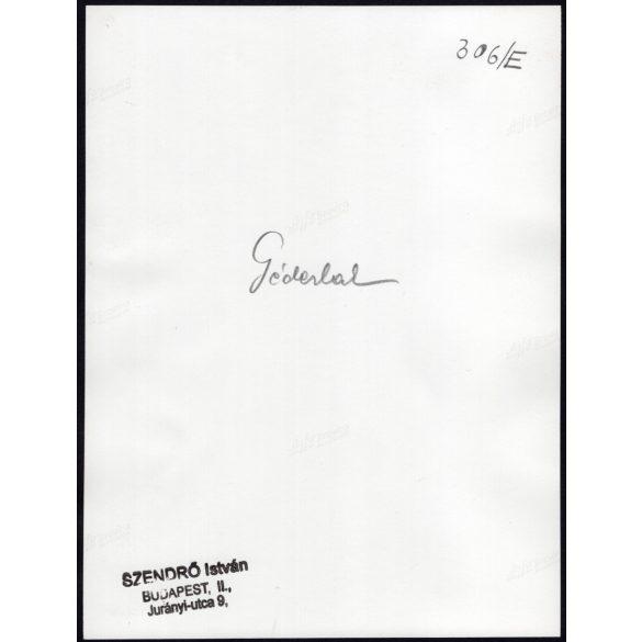 Nagyobb méret, Szendrő István fotóművészeti alkotása, lányok géderlaki (Bács-Kiskun megye) népviseletben, díszes szoknya, 1930-as évek. 