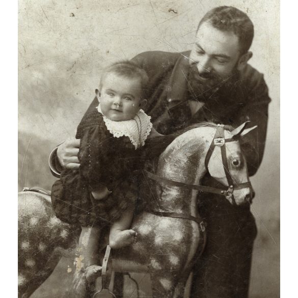 Dunky fivérek műterme, Kolozsvár, Erdély, Dr. Höncz Kálmán szájsebész, a kolozsvári Ferenc József Tudományegyetem orvosi karának címzetes rendkívüli tanára és fia, Höncz Arisztid (később orvos, fogorv